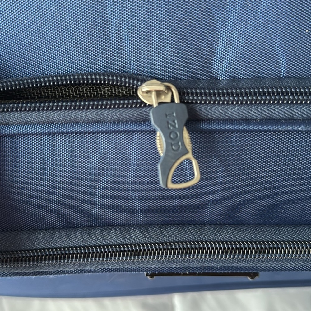 IZOD - Picture 6 of 9